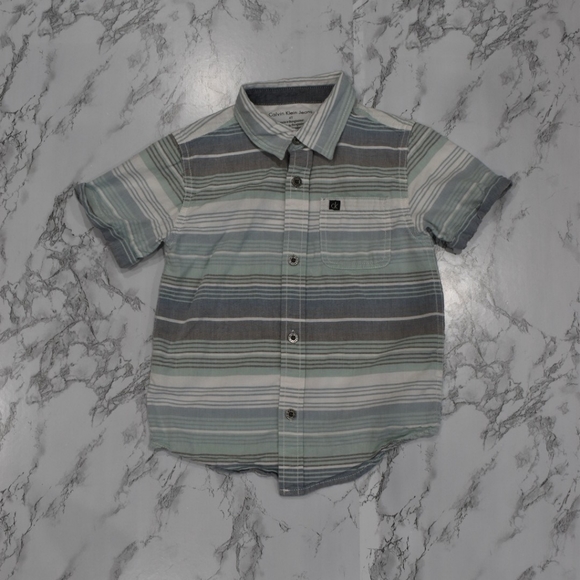 Boy's Calvin Klein set - Picture 3 of 9